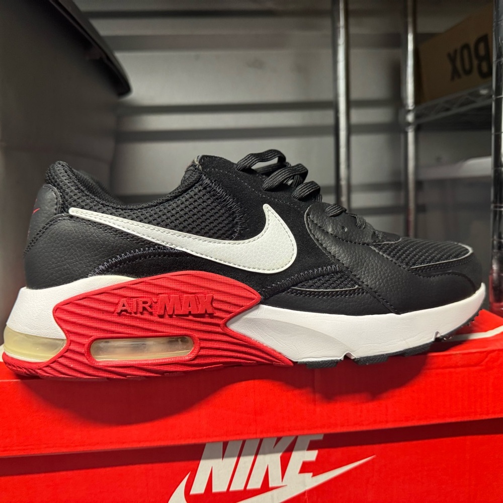NIKE AIR MAX EXCEE CD 4165 005 Black White Red Lace up Sneakers Men’s Size 9.5